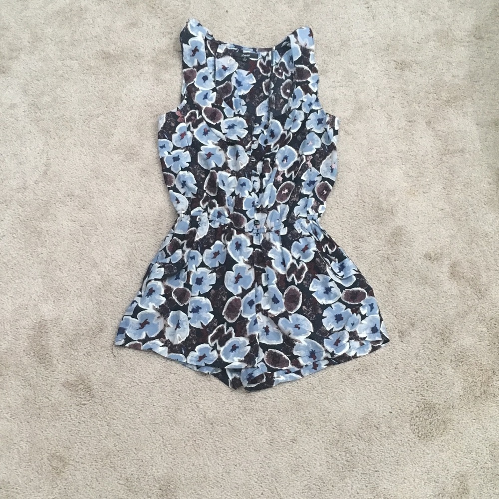 ruffle collar button v neck elastic waist pockets